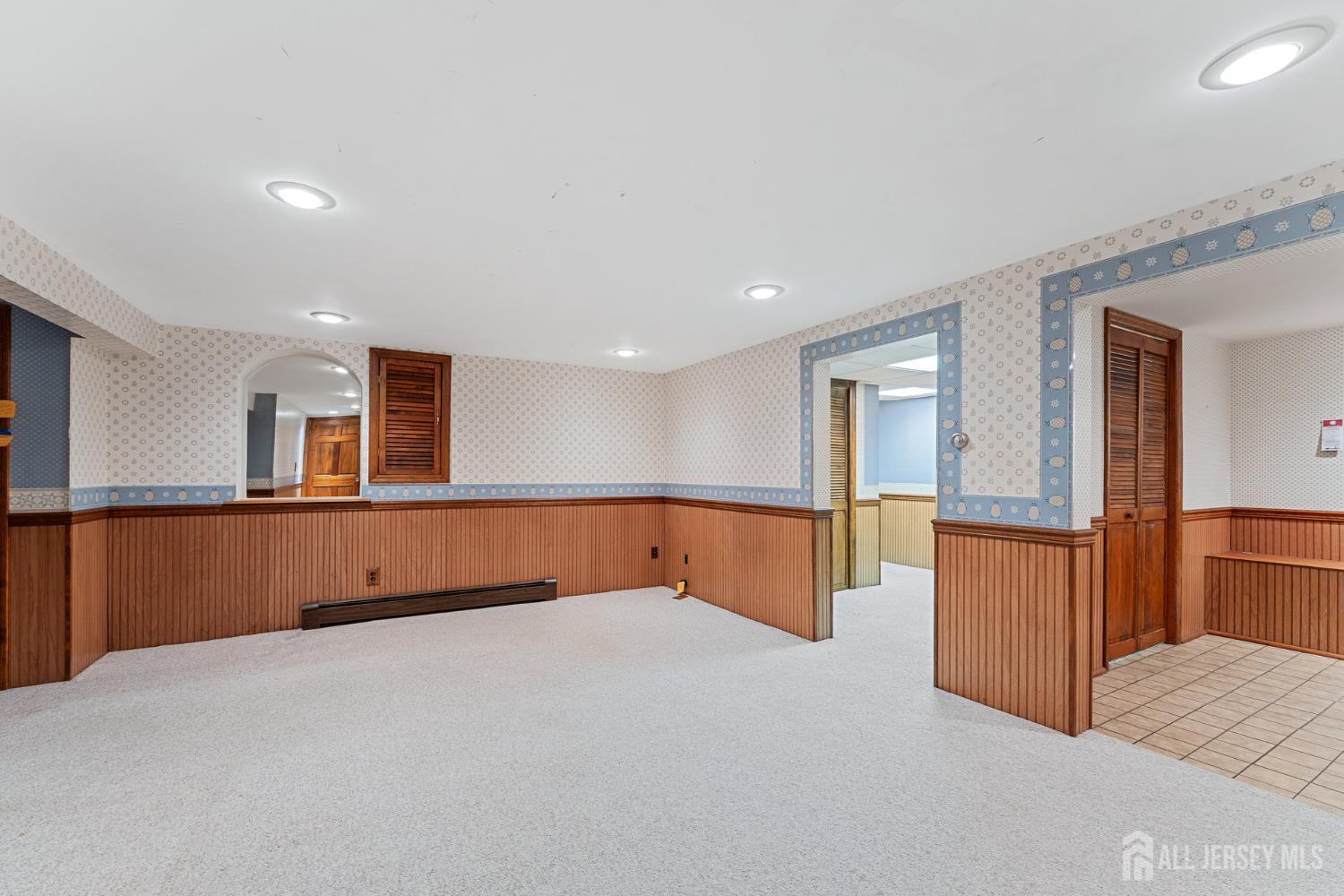 Middlesex, New Jersey, 08846, United States, 4 Bedrooms Bedrooms, ,3 BathroomsBathrooms,Residential,For Sale,1968933