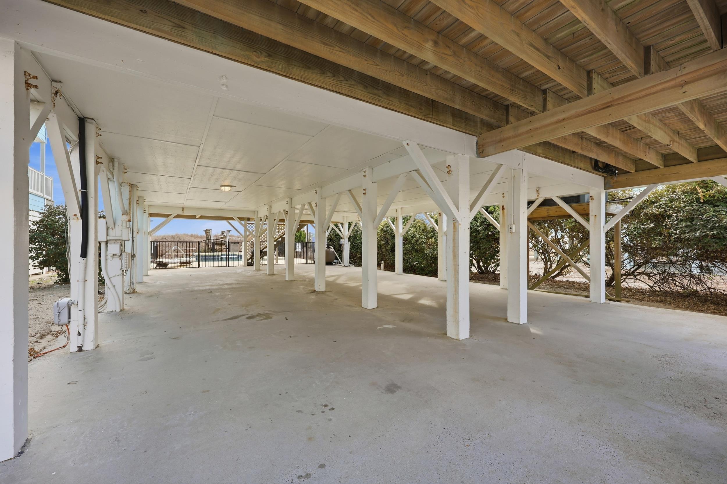 North Myrtle Beach, South Carolina, 29582, United States, 6 Bedrooms Bedrooms, ,4 BathroomsBathrooms,Residential,For Sale,2011670