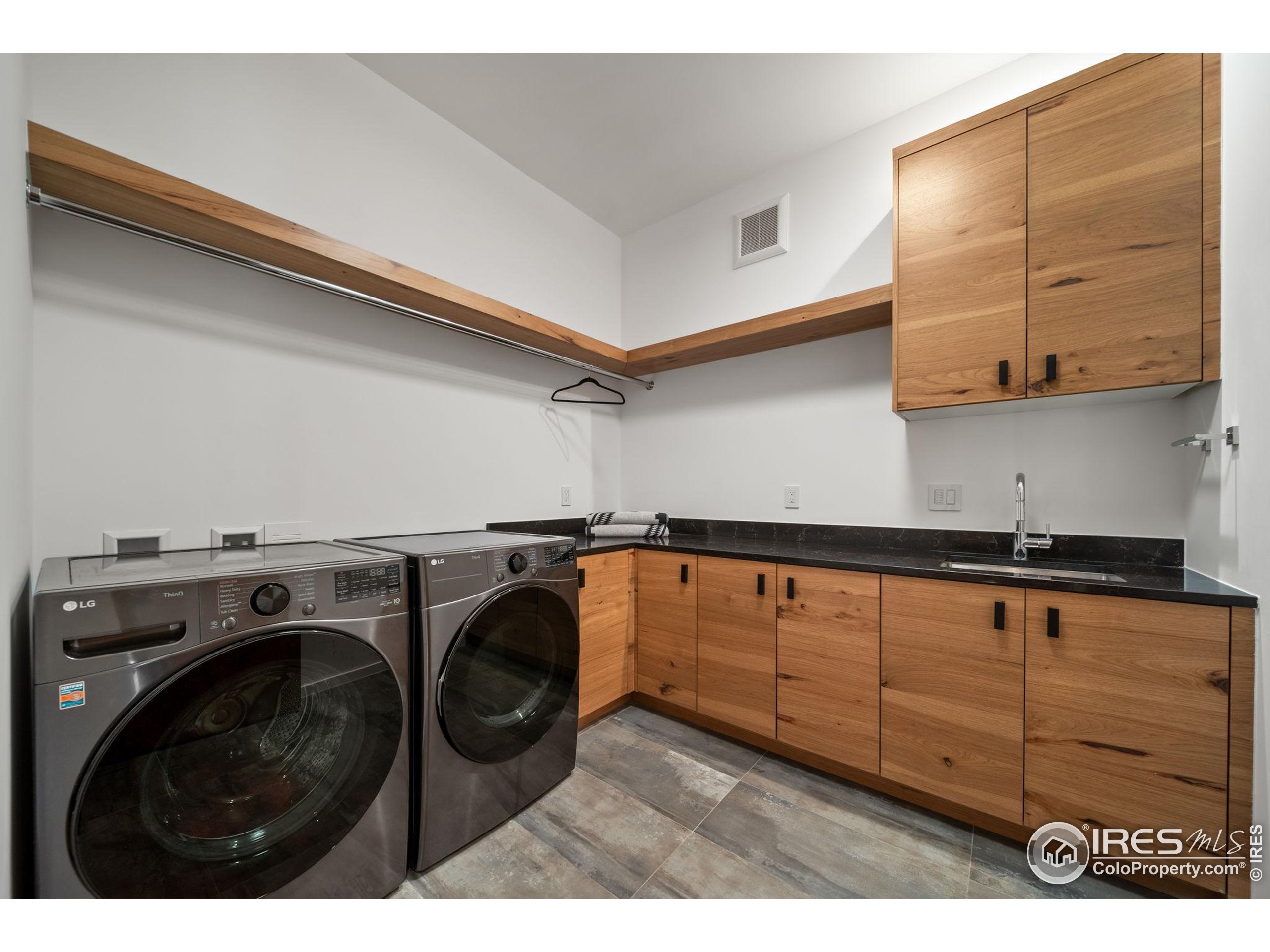 Boulder, Colorado, 80302, United States, 4 Bedrooms Bedrooms, ,3 BathroomsBathrooms,Residential,For Sale,1947999