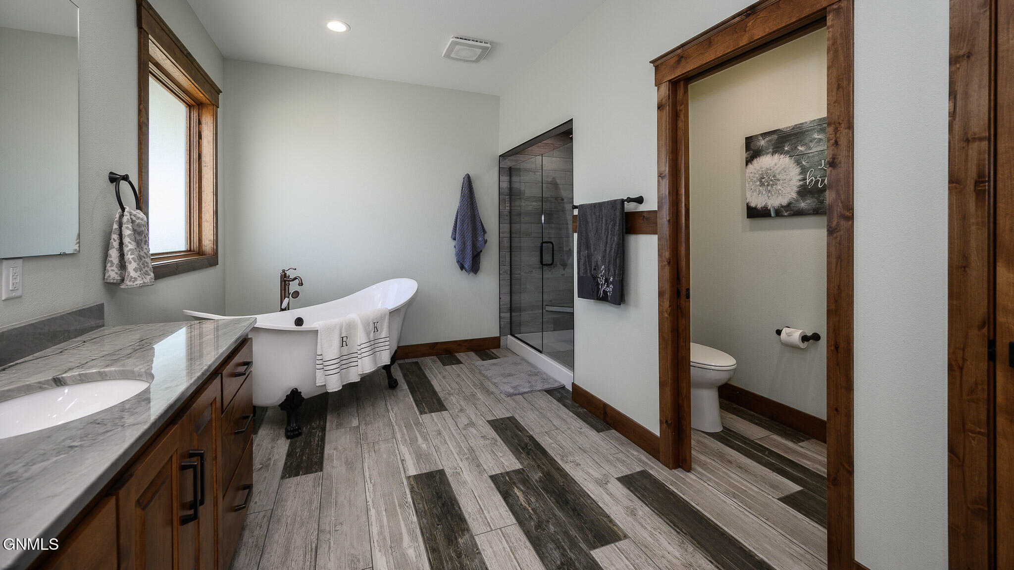 Bismarck, North Dakota, 58503, United States, 3 Bedrooms Bedrooms, ,3 BathroomsBathrooms,Residential,For Sale,1995468