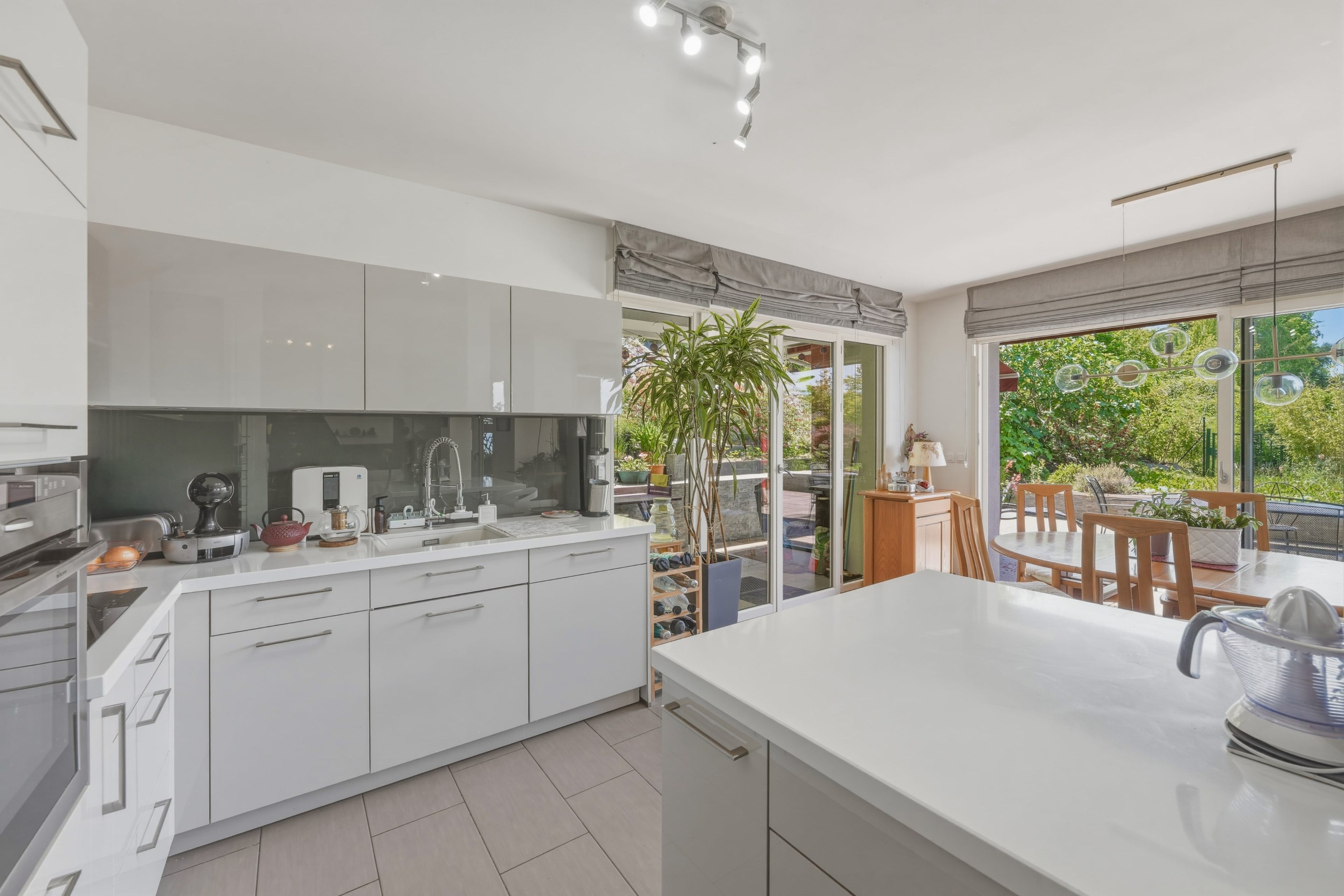  Rare Property in Évian-les-Bains – Elegant 113 sq.m Elevated Garden-Level Apart… - 物件實景