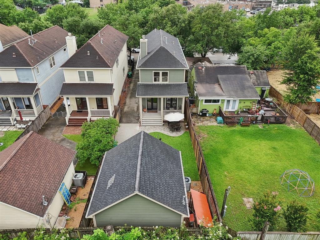 Houston, Texas, 77008, United States, 3 Bedrooms Bedrooms, ,3 BathroomsBathrooms,Residential,For Sale,1931769