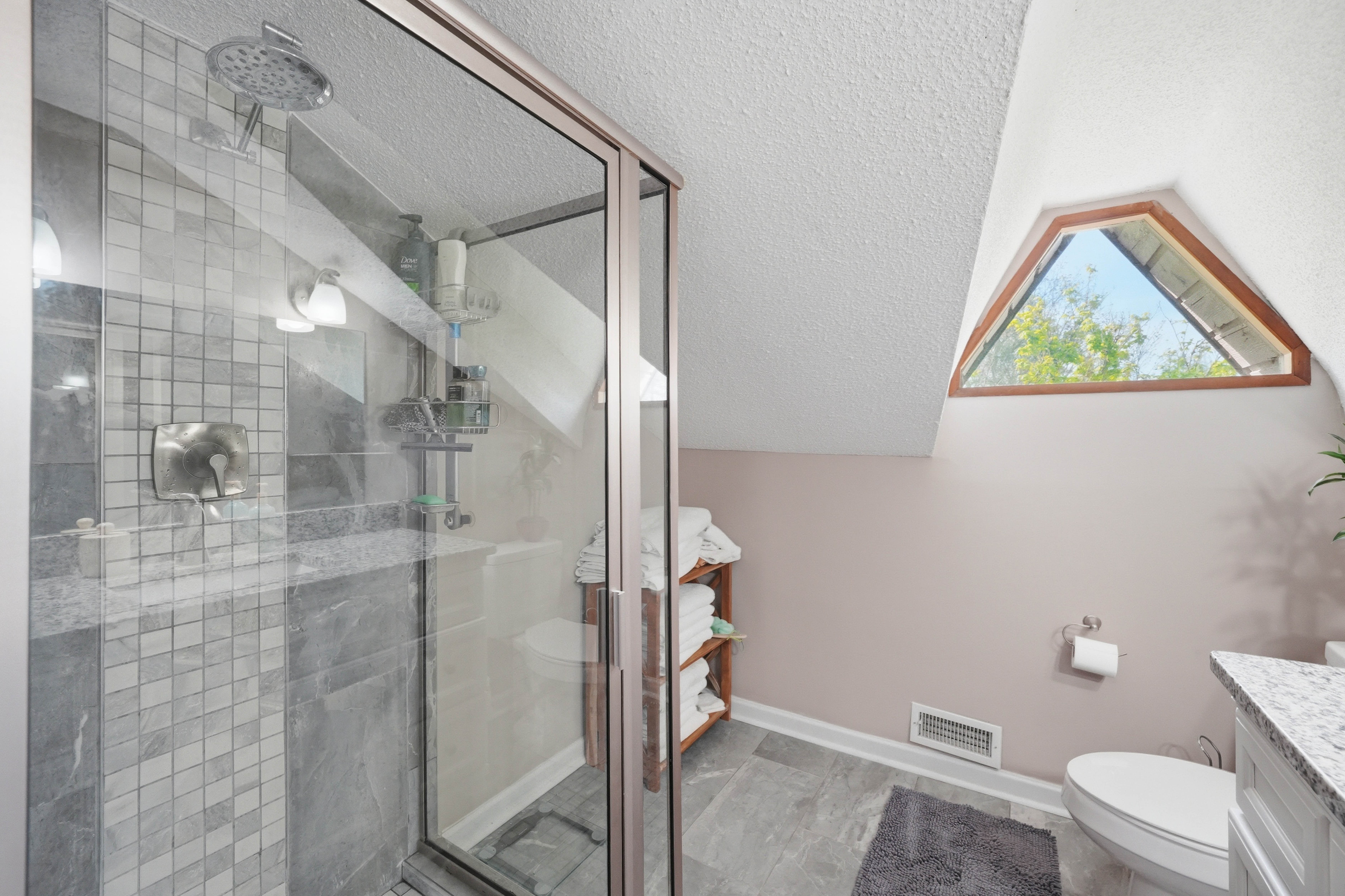  4953 Weaver Pike, Bluff City, TN 37618 - 物件實景