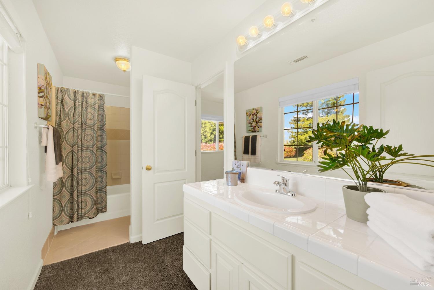 Vacaville, California, 95688, United States, 4 Bedrooms Bedrooms, ,4 BathroomsBathrooms,Residential,For Sale,1991158