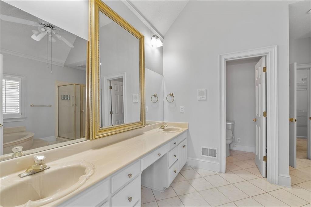 Jonesboro, Georgia, 30236, United States, 5 Bedrooms Bedrooms, ,5 BathroomsBathrooms,Residential,For Sale,1889990