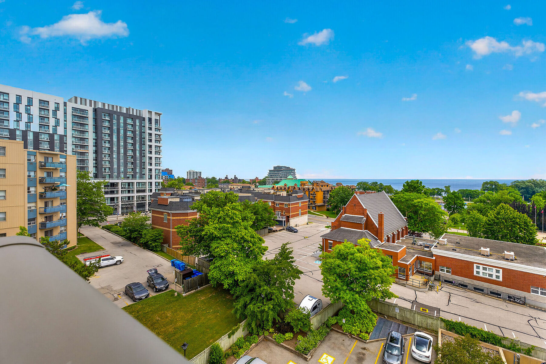  Desirable Waterfront Condo - 物件實景