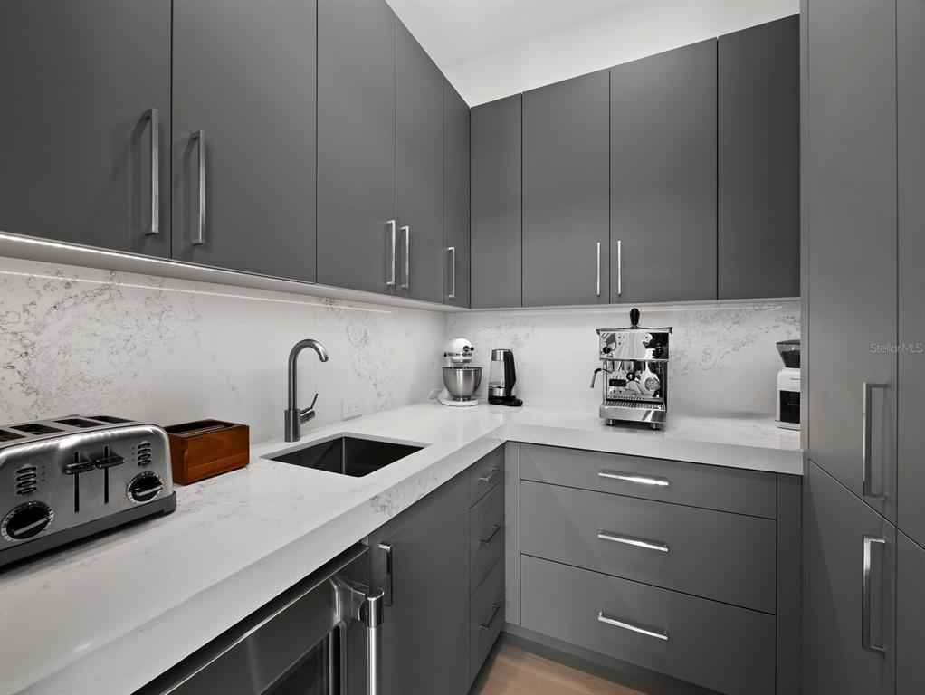 Sarasota, Florida, 34236, United States, 3 Bedrooms Bedrooms, ,5 BathroomsBathrooms,Residential,For Sale,2003430