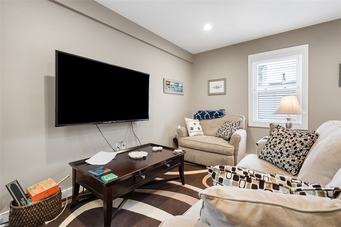 Lawrenceville, Pennsylvania, 15201, United States, ,Residential,For Sale,1988380