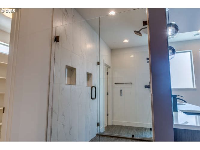 Camas, Washington, 98607, United States, 4 Bedrooms Bedrooms, ,3 BathroomsBathrooms,Residential,For Sale,1826713
