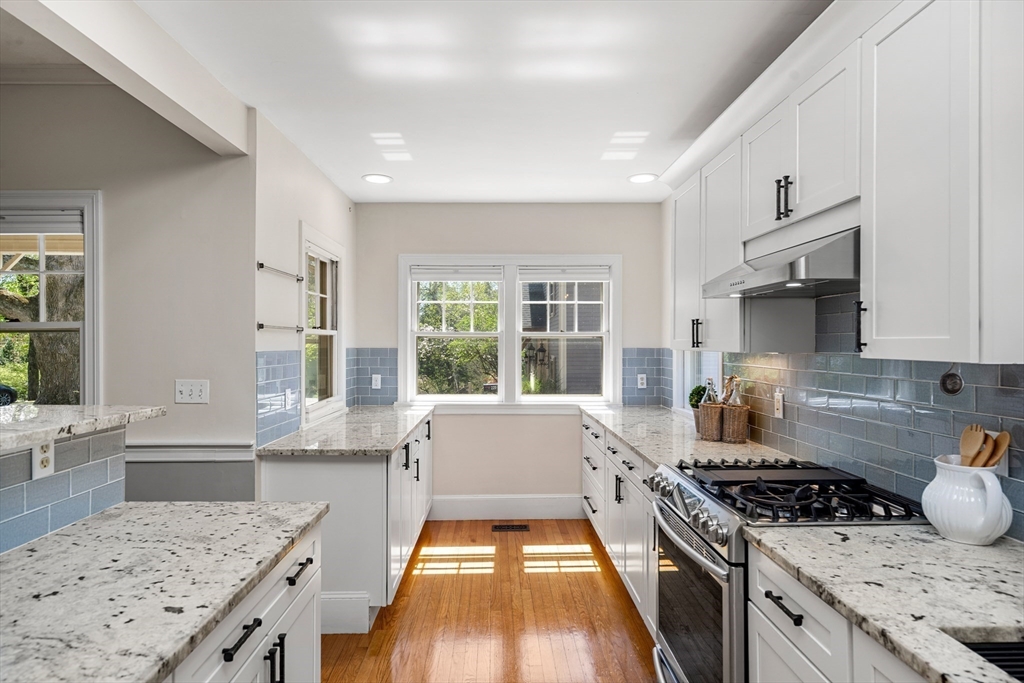 Lexington, Massachusetts, 02421, United States, 4 Bedrooms Bedrooms, ,3 BathroomsBathrooms,Residential,For Sale,1991993