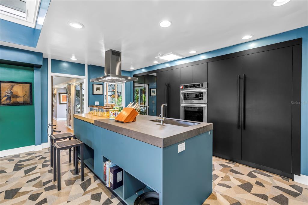 St Petersburg, Florida, 33704, United States, 4 Bedrooms Bedrooms, ,4 BathroomsBathrooms,Residential,For Sale,1991901