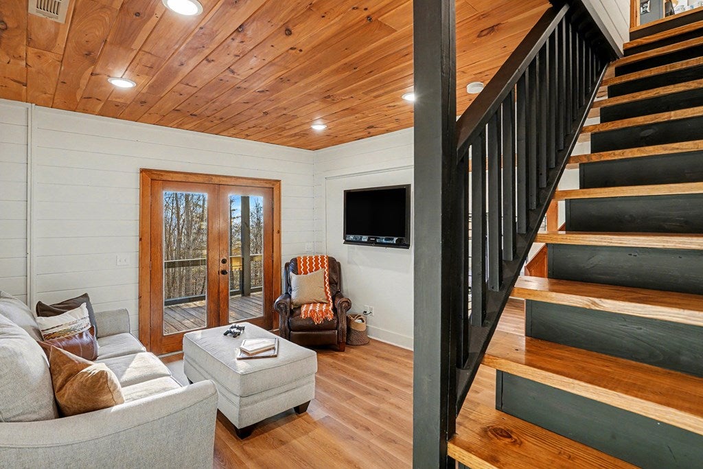 Mineral Bluff, Georgia, 30559, United States, 3 Bedrooms Bedrooms, ,3 BathroomsBathrooms,Residential,For Sale,2006593