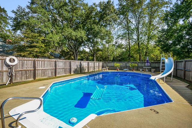 Wetumpka, Alabama, 36092, United States, 4 Bedrooms Bedrooms, ,5 BathroomsBathrooms,Residential,For Sale,1977462