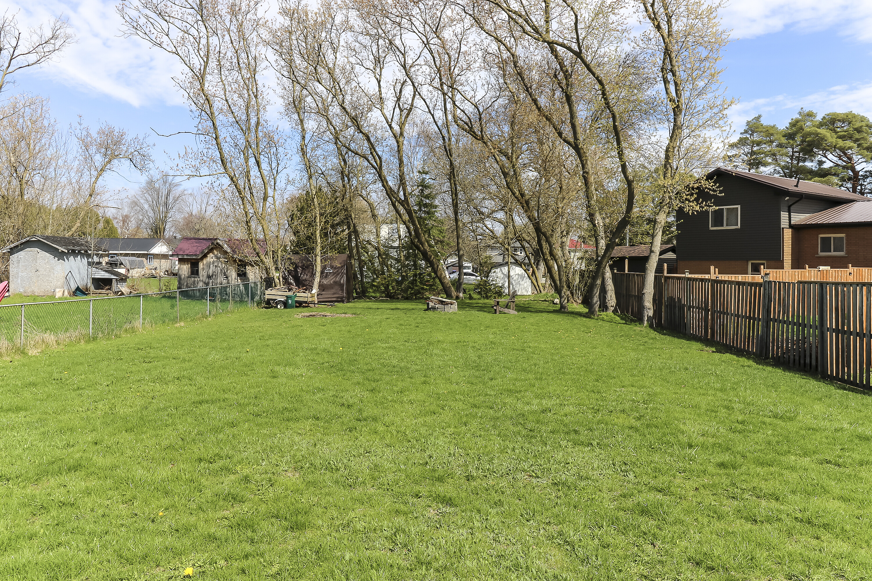  Raised Bungalow in Stayner - 物件實景