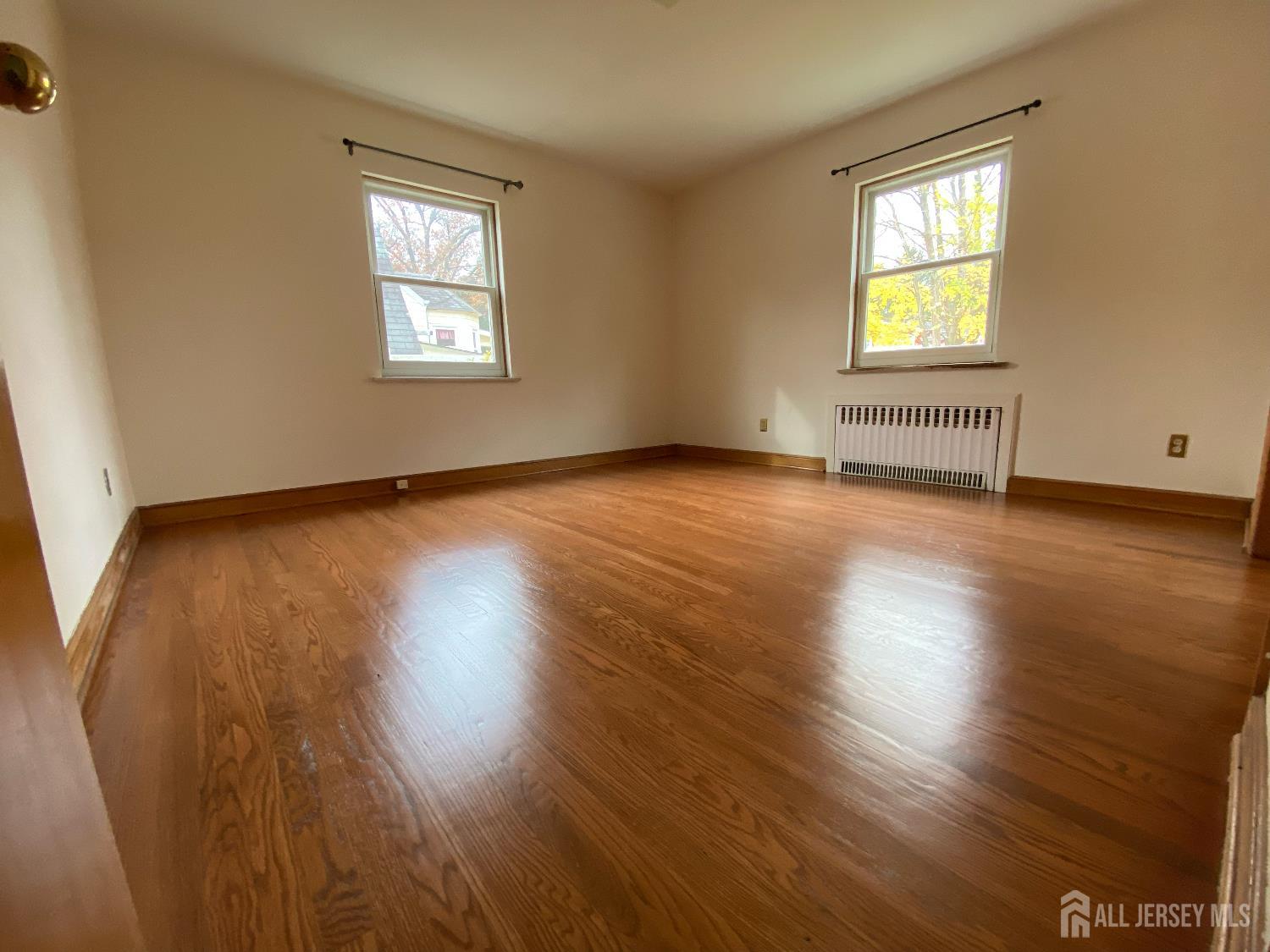 East Brunswick, New Jersey, 08816, United States, 5 Bedrooms Bedrooms, ,2 BathroomsBathrooms,Residential,For Sale,1956516