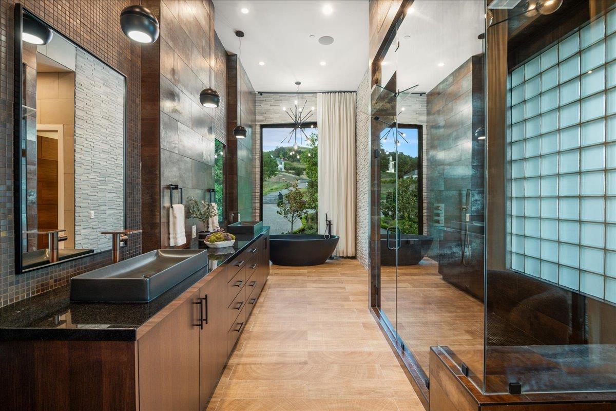 Saratoga, California, 95070, United States, 6 Bedrooms Bedrooms, ,11 BathroomsBathrooms,Residential,For Sale,1971416