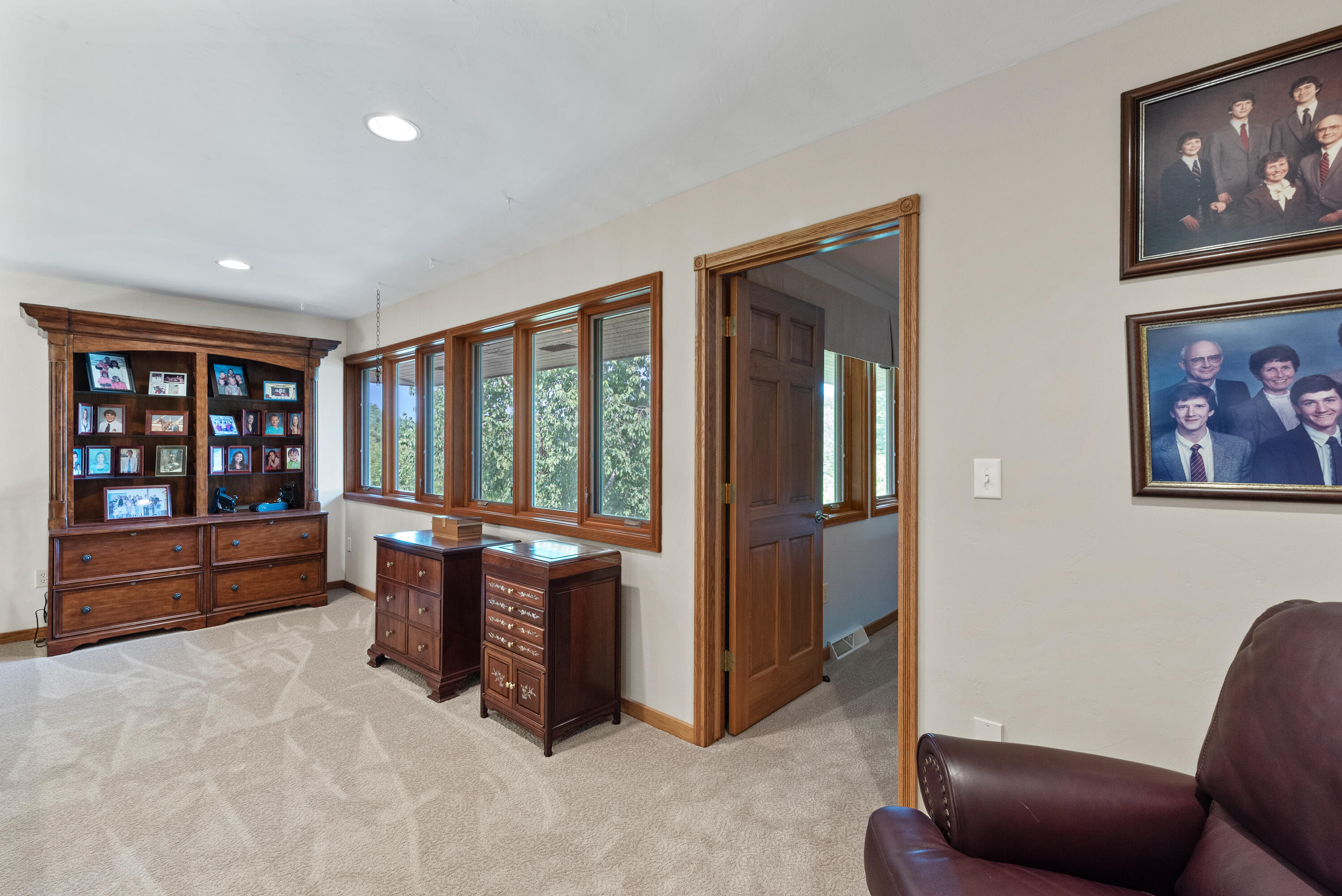 Hartland, Wisconsin, 53029, United States, 4 Bedrooms Bedrooms, ,5 BathroomsBathrooms,Residential,For Sale,1907697