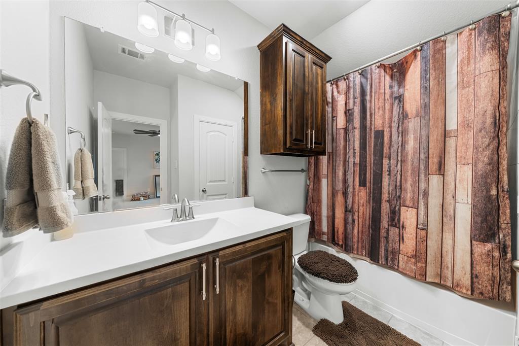 Arlington, Texas, 76005, United States, 4 Bedrooms Bedrooms, ,4 BathroomsBathrooms,Residential,For Sale,1890856