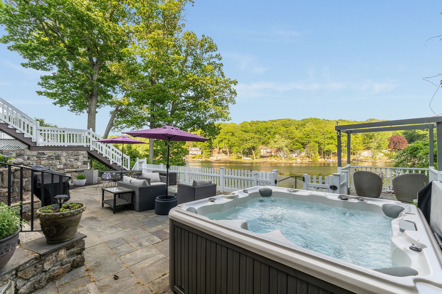  ELITE NO-WAKE Lakefront Estate : Main-Level Living, Terraced Yard & docks - 物件實景