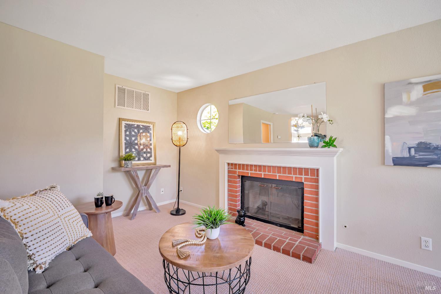 Windsor, California, 95492, United States, 3 Bedrooms Bedrooms, ,3 BathroomsBathrooms,Residential,For Sale,1925439