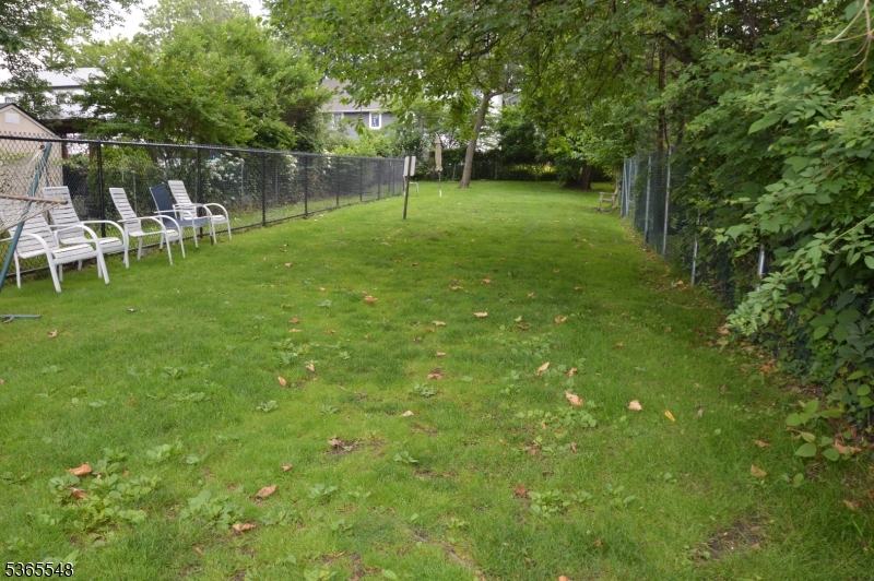 Teaneck, New Jersey, 07666, United States, 2 Bedrooms Bedrooms, ,3 BathroomsBathrooms,Residential,For Sale,1870844