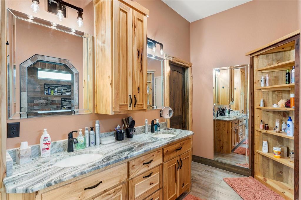 Rusk, Texas, 75785, United States, 1 Bedroom Bedrooms, ,3 BathroomsBathrooms,Residential,For Sale,1918158