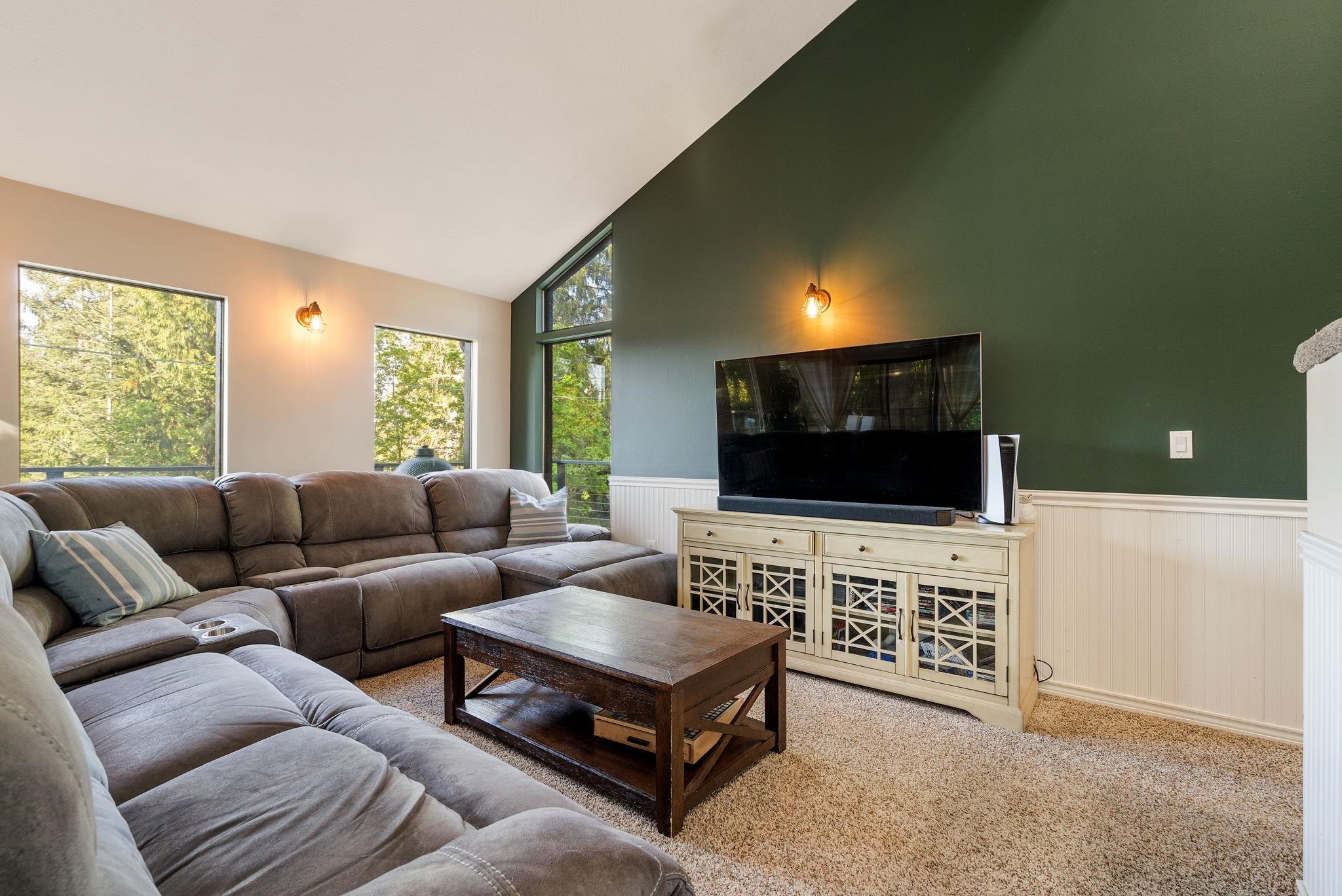 Newman Lake, Washington, 99025, United States, 4 Bedrooms Bedrooms, ,3 BathroomsBathrooms,Residential,For Sale,1802678