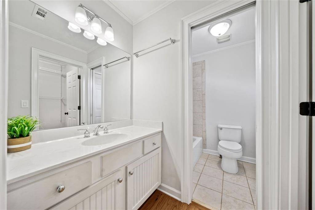 Atlanta, Georgia, 30331, United States, 6 Bedrooms Bedrooms, ,5 BathroomsBathrooms,Residential,For Sale,1906537