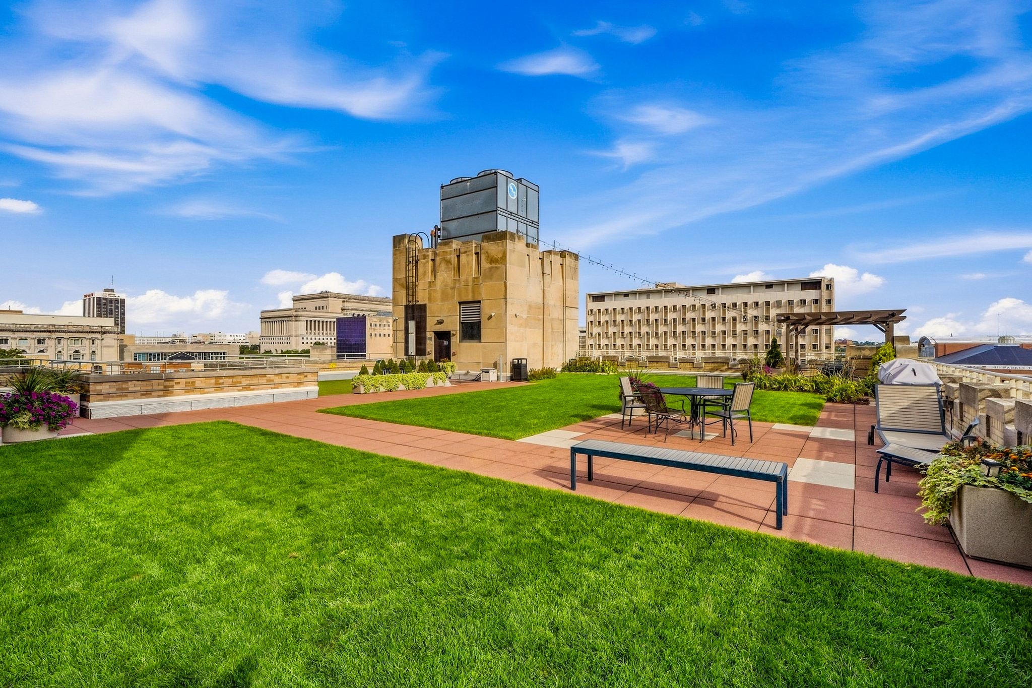  Elevated Urban Elegance at the Wisconsin Tower - 物件實景