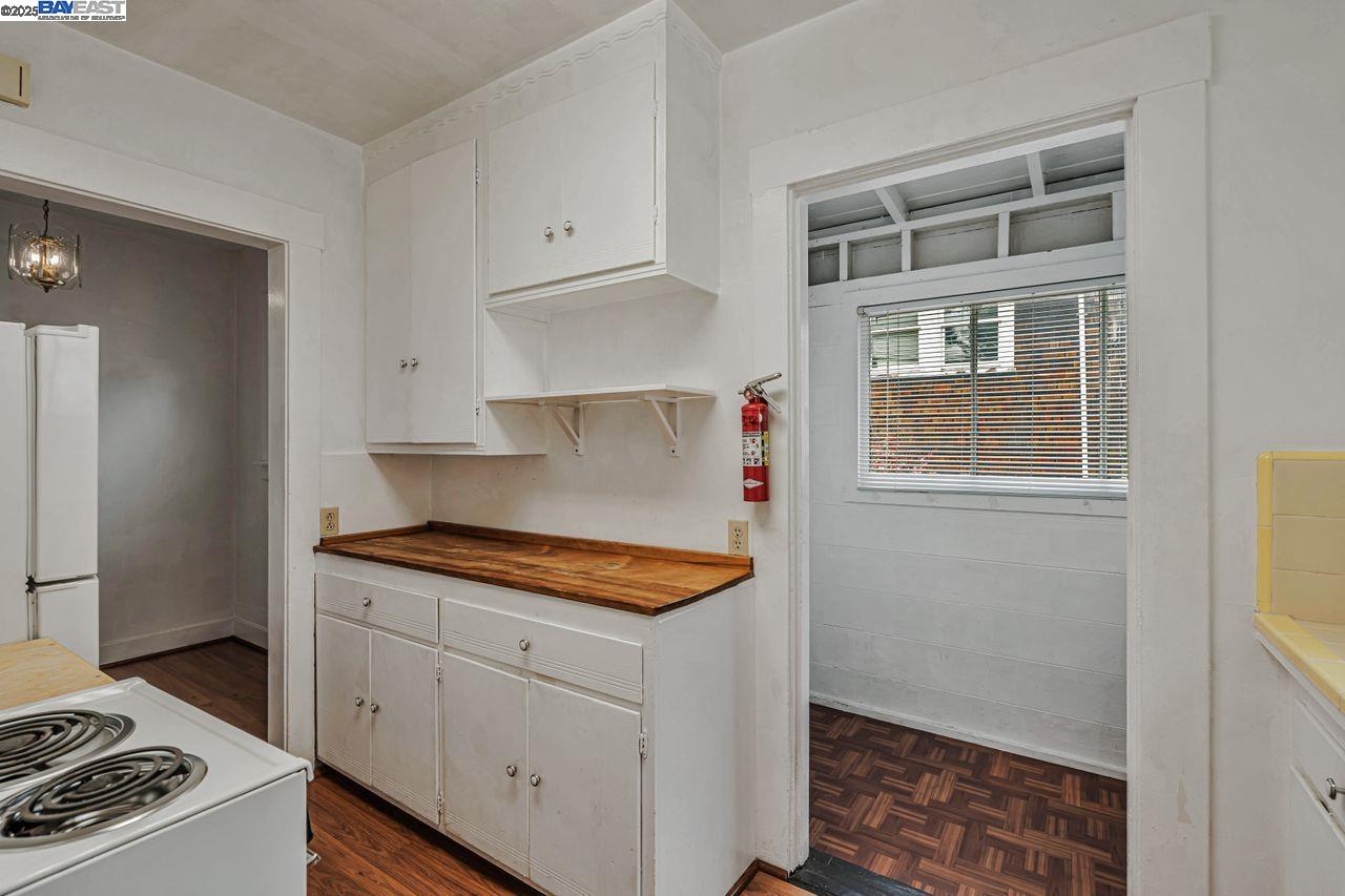 Alameda, California, 94501, United States, 1 Bedroom Bedrooms, ,1 BathroomBathrooms,Residential,For Sale,1917026