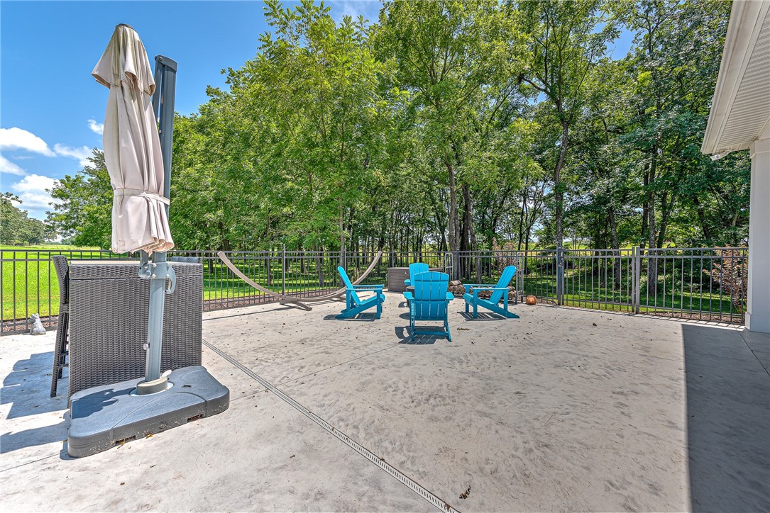 Bentonville, Arkansas, 72713, United States, 4 Bedrooms Bedrooms, ,5 BathroomsBathrooms,Residential,For Sale,1950806