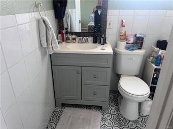 Los Angeles, California, 90002, United States, 4 Bedrooms Bedrooms, ,Residential,For Sale,1915787