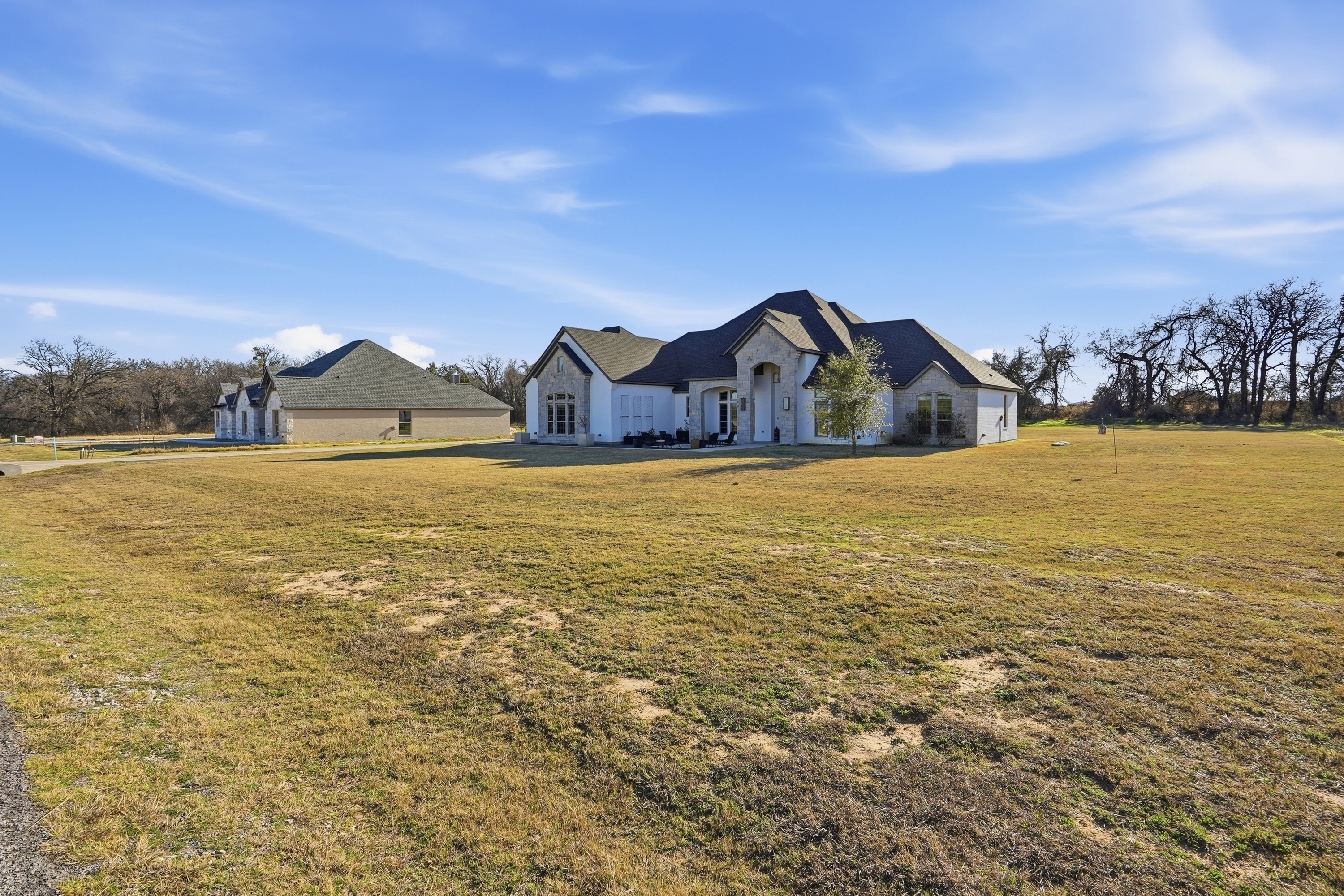  a private gated retreat where  luxury meets texas tranquility - 物件實景