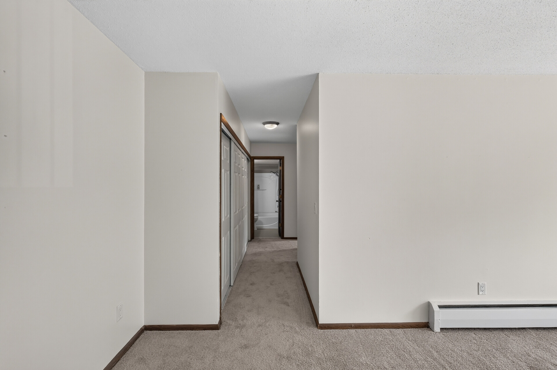  Bright Updated Condo Near Downtown Hopkins - 物件實景