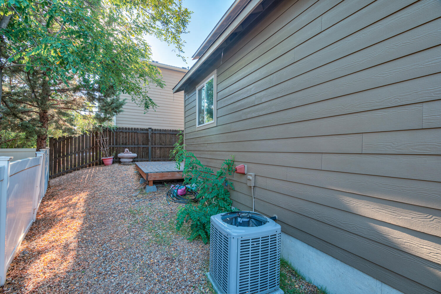 Bend, Oregon, 97701, United States, 3 Bedrooms Bedrooms, ,3 BathroomsBathrooms,Residential,For Sale,1999199