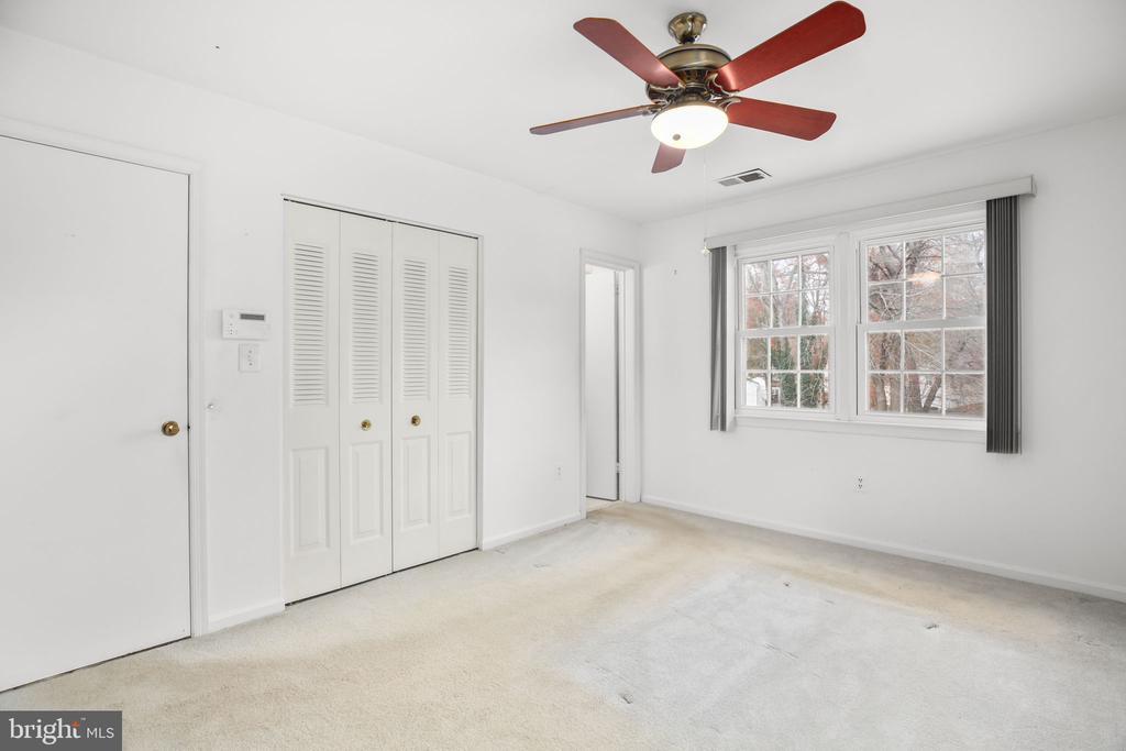 Springfield, Virginia, 22153, United States, 4 Bedrooms Bedrooms, ,4 BathroomsBathrooms,Residential,For Sale,1992836