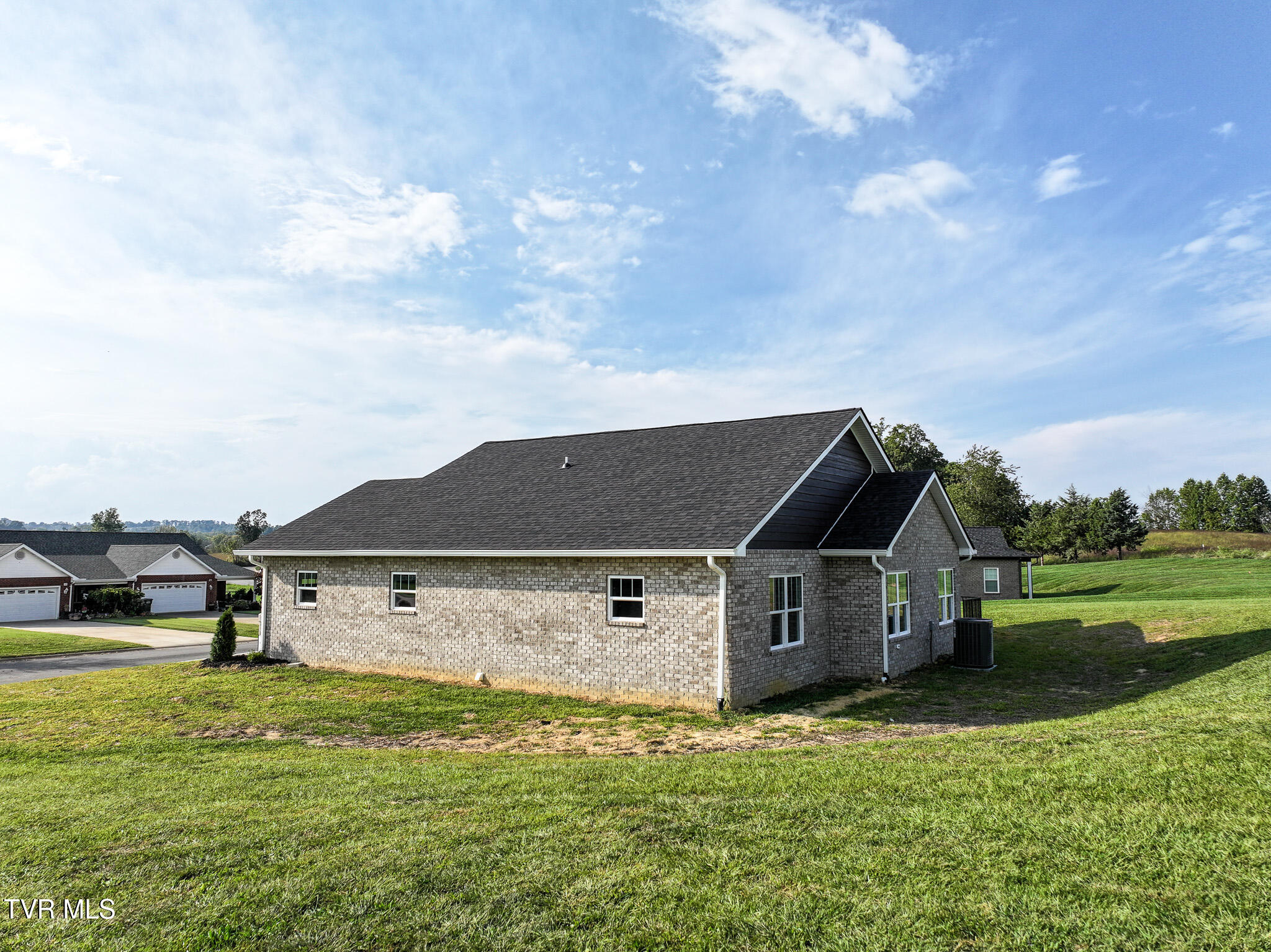 Greeneville, Tennessee, 37745, United States, 3 Bedrooms Bedrooms, ,2 BathroomsBathrooms,Residential,For Sale,1984464