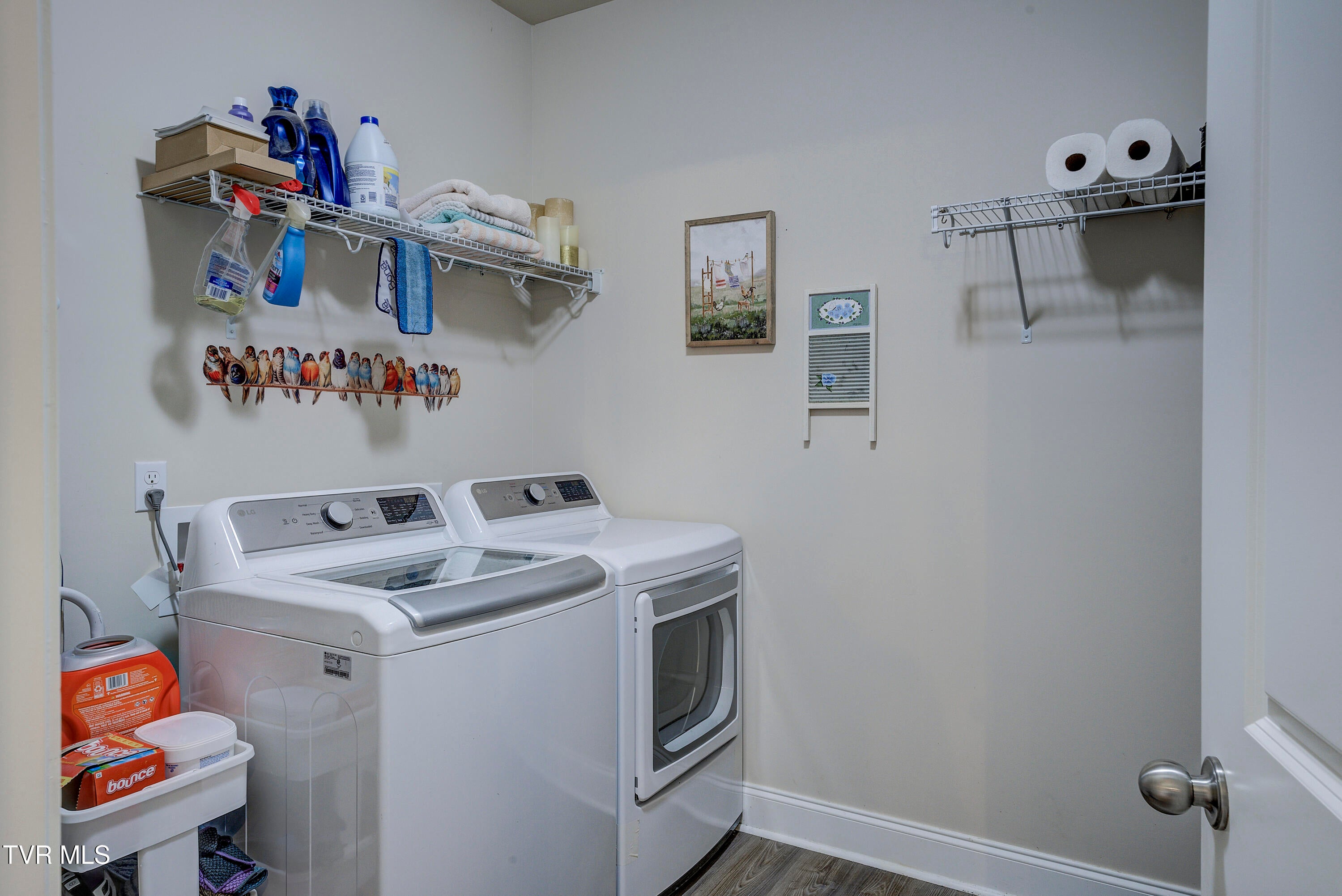 Elizabethton, Tennessee, 37643, United States, 3 Bedrooms Bedrooms, ,2 BathroomsBathrooms,Residential,For Sale,1925509