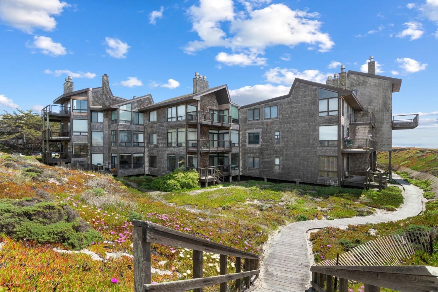 Watsonville, California, 95076, United States, 3 Bedrooms Bedrooms, ,2 BathroomsBathrooms,Residential,For Sale,1971217