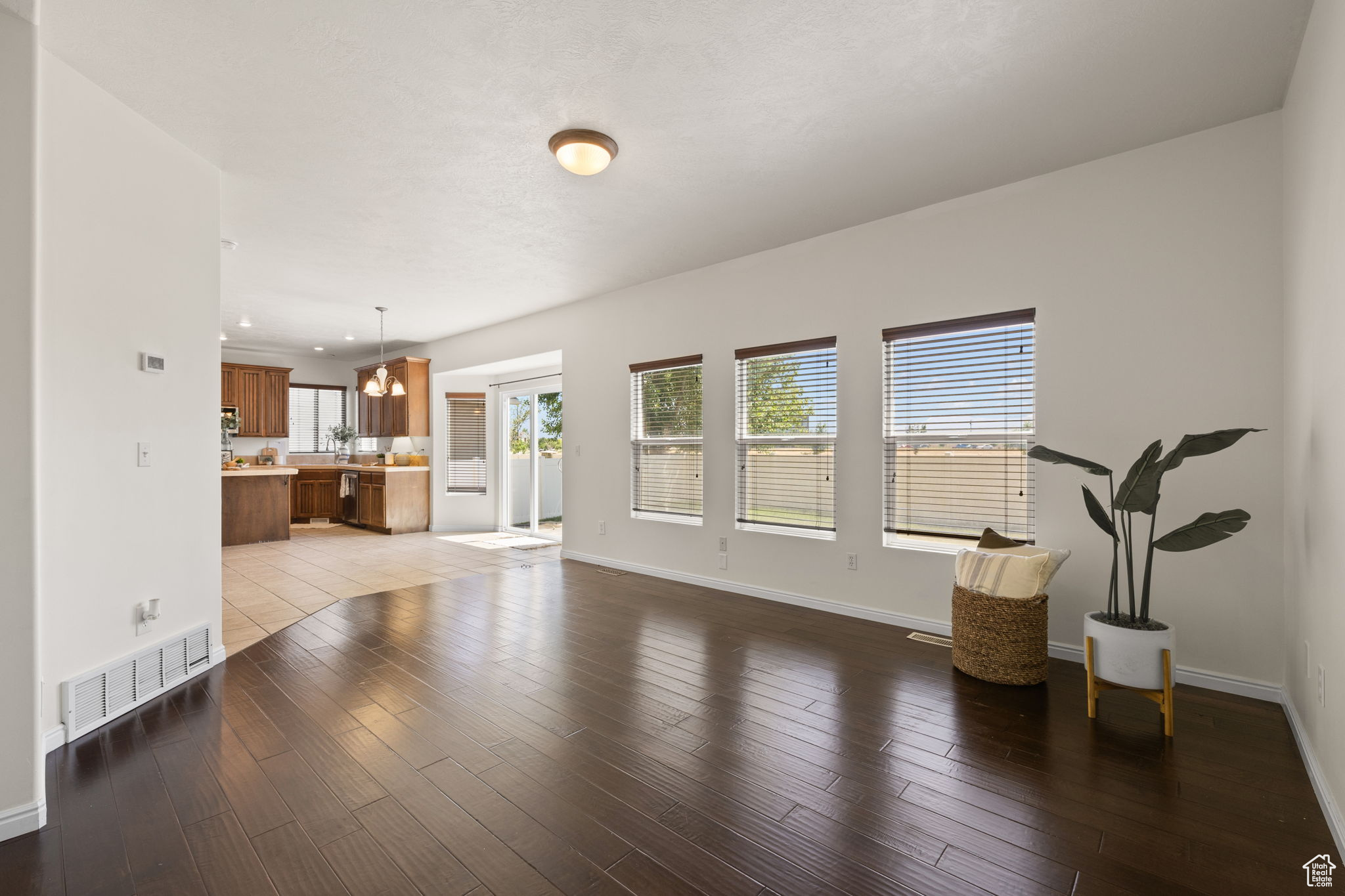 West Jordan, Utah, 84084, United States, 4 Bedrooms Bedrooms, ,3 BathroomsBathrooms,Residential,For Sale,1867498