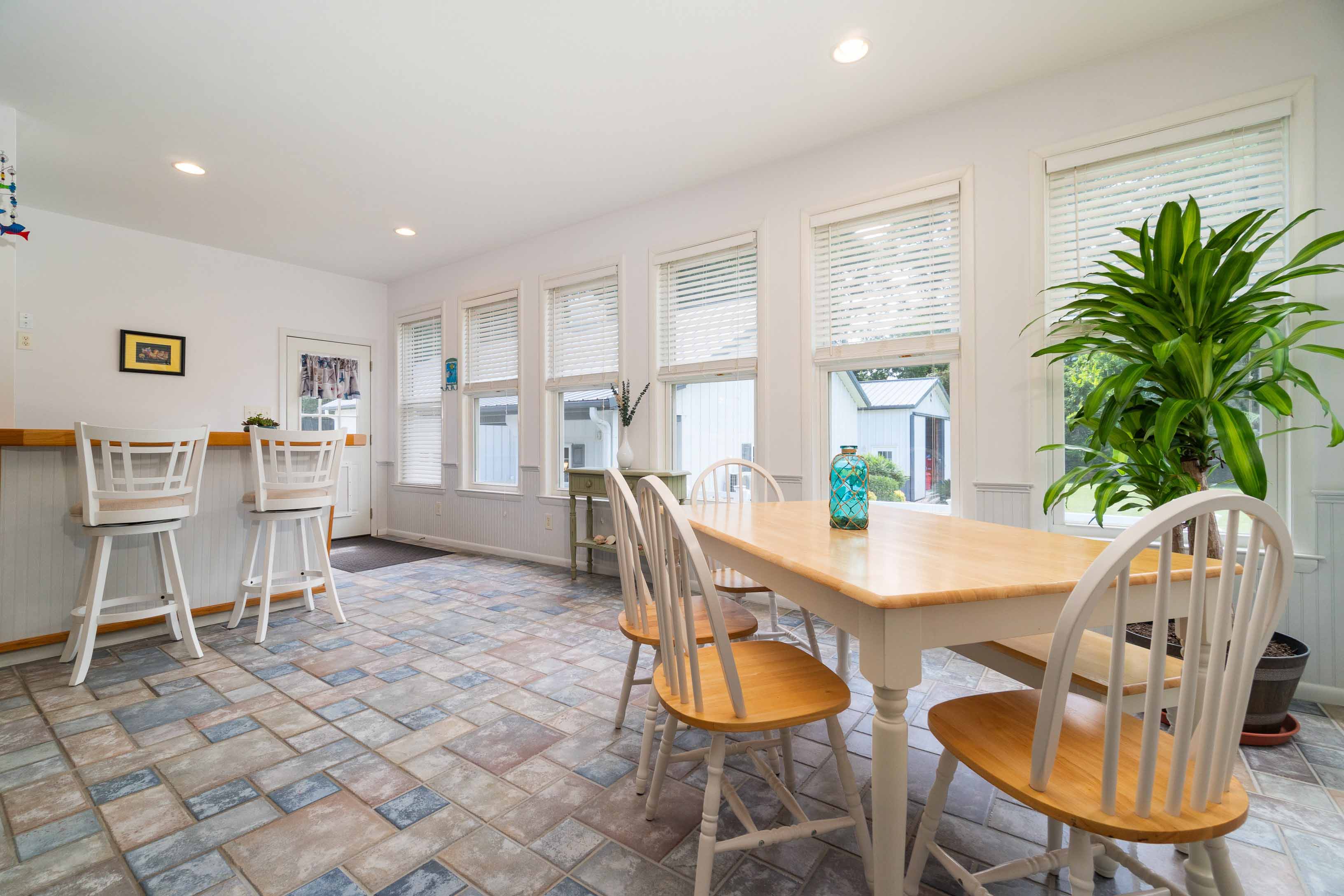 Oriental, North Carolina, 28571, United States, 4 Bedrooms Bedrooms, ,4 BathroomsBathrooms,Residential,For Sale,1944868