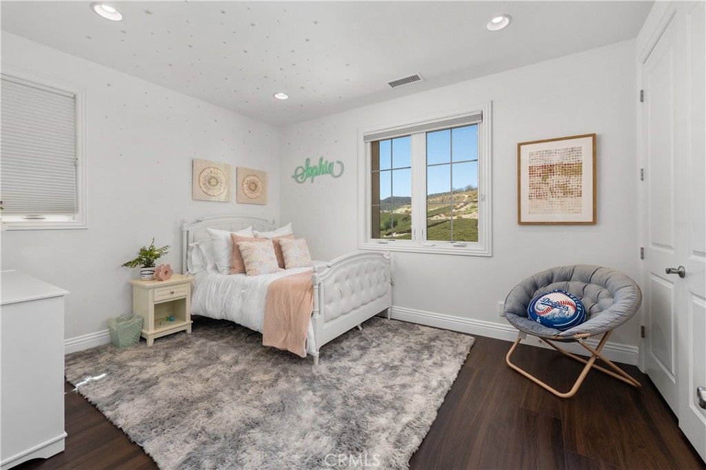 Irvine, California, 92618, United States, 5 Bedrooms Bedrooms, ,6 BathroomsBathrooms,Residential,For Sale,1950608
