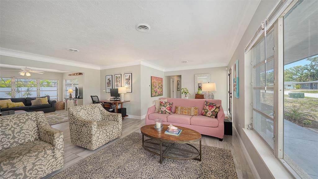 Sarasota, Florida, 34239, United States, 3 Bedrooms Bedrooms, ,2 BathroomsBathrooms,Residential,For Sale,1785802