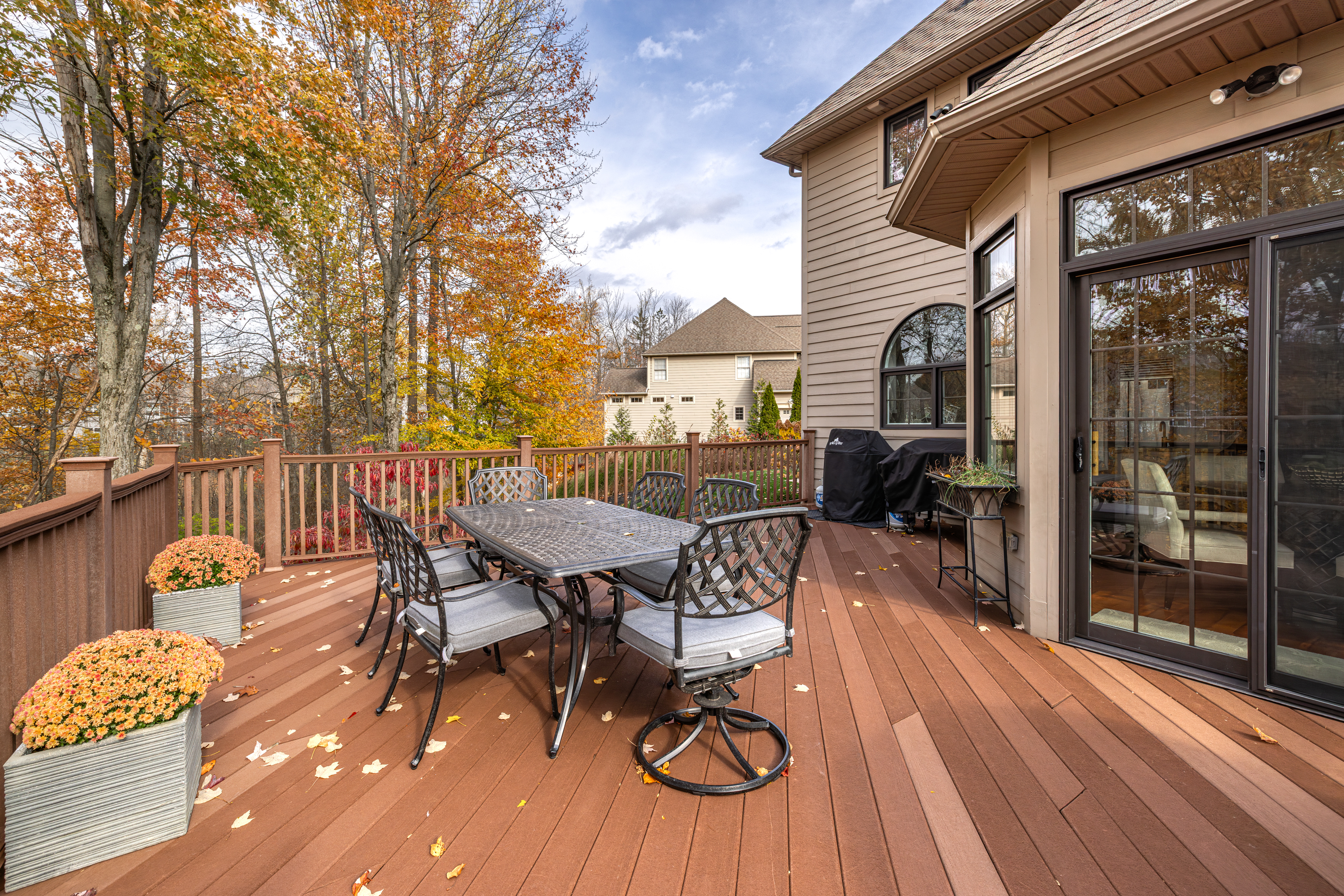 Strongsville, Ohio, 44136, United States, 4 Bedrooms Bedrooms, ,5 BathroomsBathrooms,Residential,For Sale,1988624