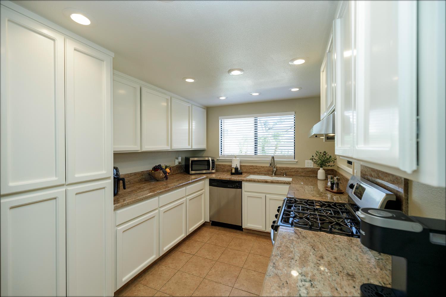 Modesto, California, 95356, United States, 2 Bedrooms Bedrooms, ,2 BathroomsBathrooms,Residential,For Sale,1892896