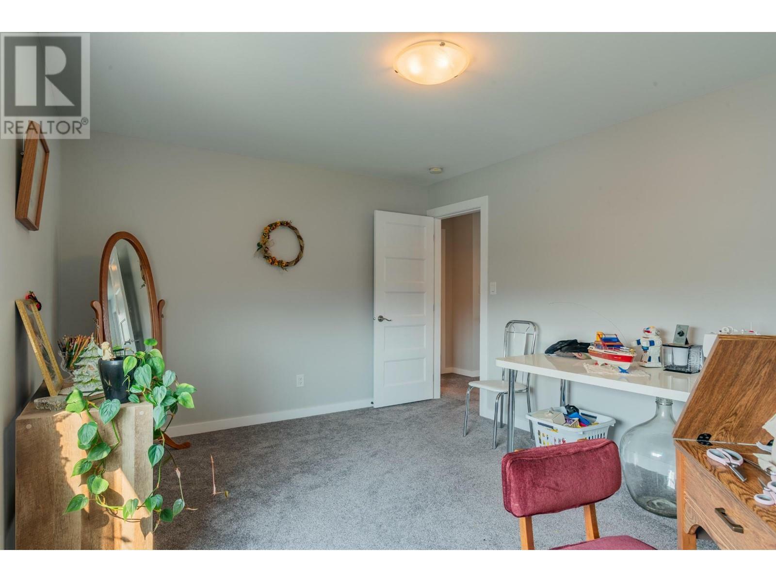 CASTLEGAR, British Columbia, V1N 4X8, CA, 4 Bedrooms Bedrooms, ,2 BathroomsBathrooms,Residential,For Sale,1839232