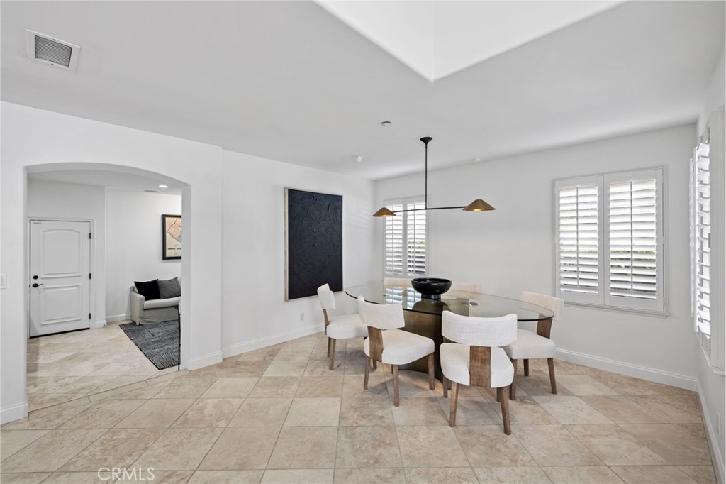 Newport Beach, California, 92663, United States, 3 Bedrooms Bedrooms, ,3 BathroomsBathrooms,Residential,For Sale,1992084