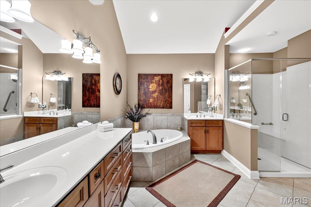 Ballwin, Missouri, 63011, United States, 2 Bedrooms Bedrooms, ,3 BathroomsBathrooms,Residential,For Sale,1947481