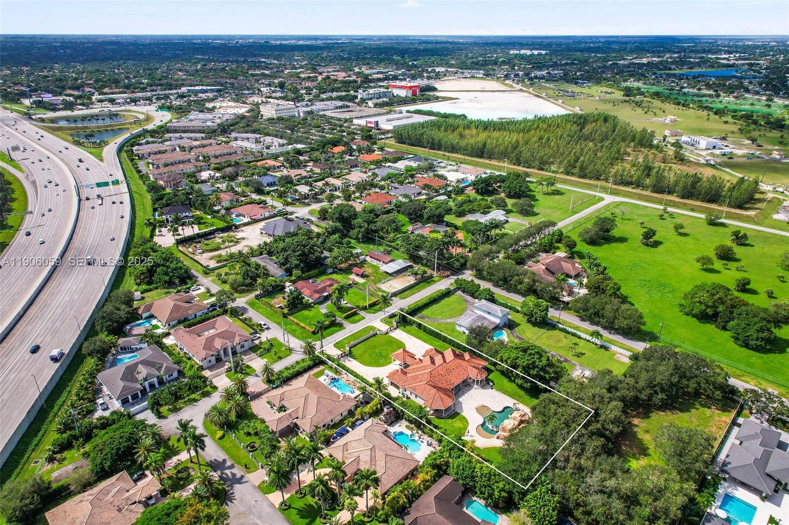 Miami, Florida, 33183, United States, 5 Bedrooms Bedrooms, ,5 BathroomsBathrooms,Residential,For Sale,1998373