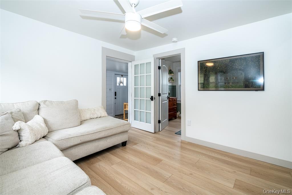 Bronx, New York, 10464, United States, 2 Bedrooms Bedrooms, ,1 BathroomBathrooms,Residential,For Sale,1975027